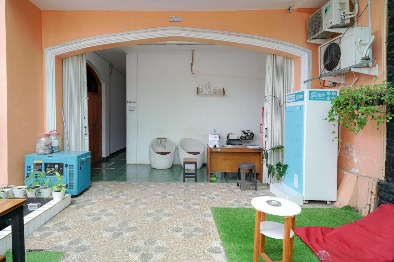 Wisma tamu Reddoorz Syariah Near Exit Toll Puncak 3*